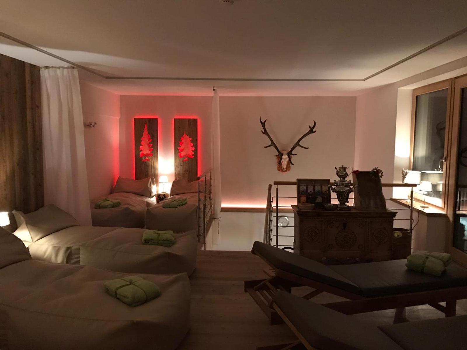 Hotel Ciasa Ai Pini San Cassiano  Bagian luar foto