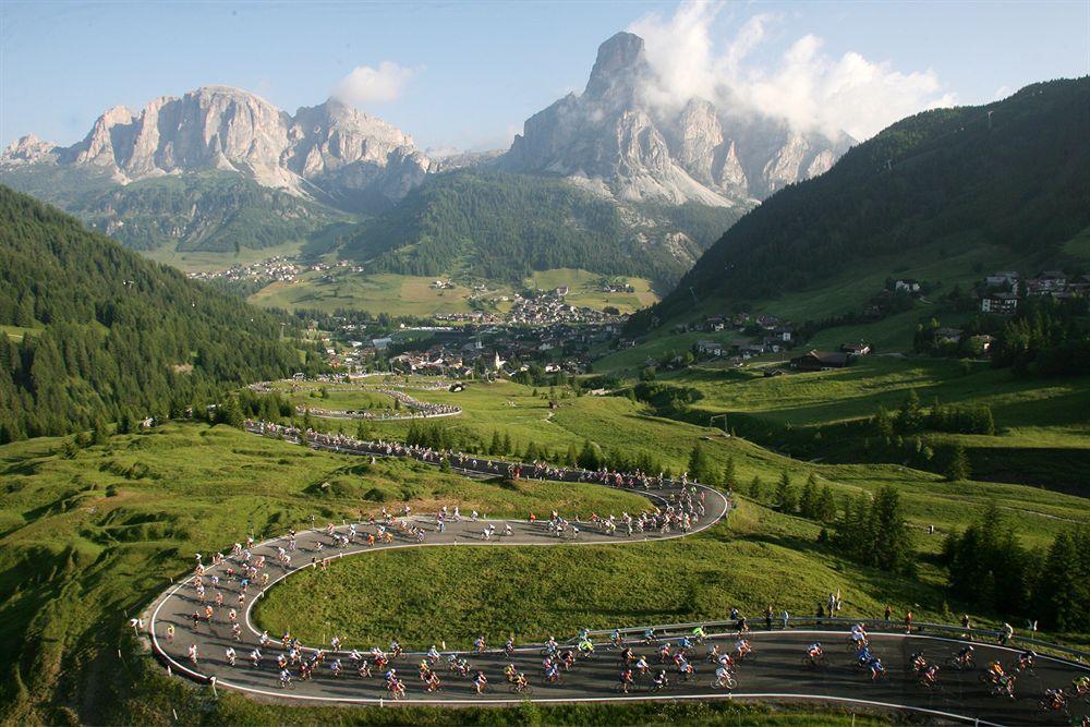 Hotel Ciasa Ai Pini San Cassiano  Bagian luar foto