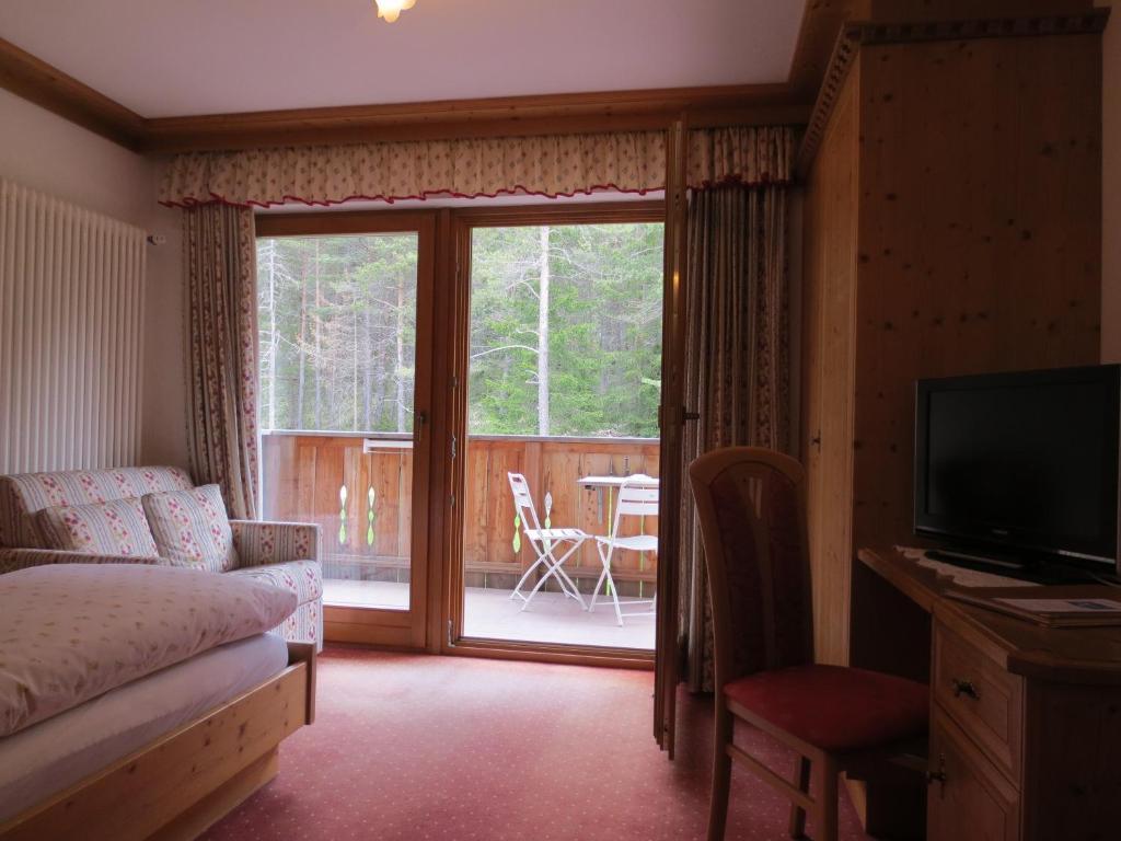 Hotel Ciasa Ai Pini San Cassiano  Ruang foto