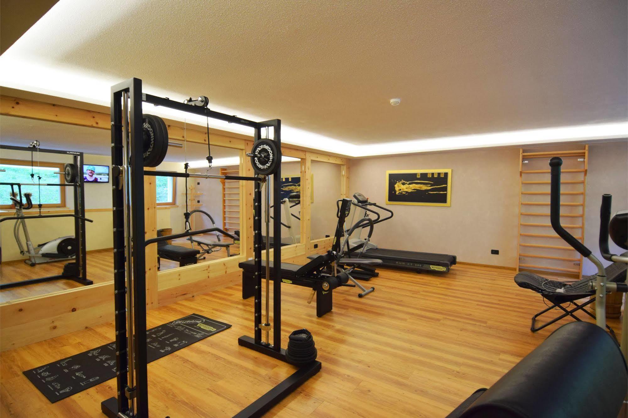 Hotel Ciasa Ai Pini San Cassiano  Bagian luar foto